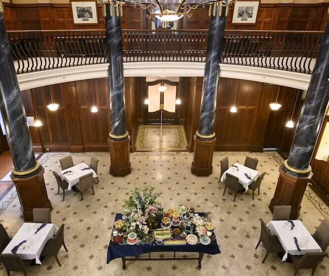 Rendezvous Hotel Melbourne