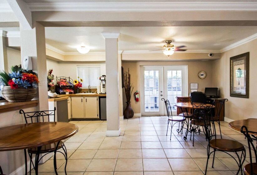 فندق Rodeway Inn