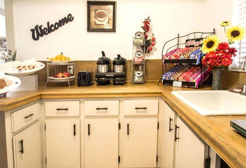 فندق Rodeway Inn