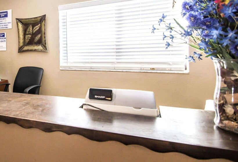 فندق Rodeway Inn