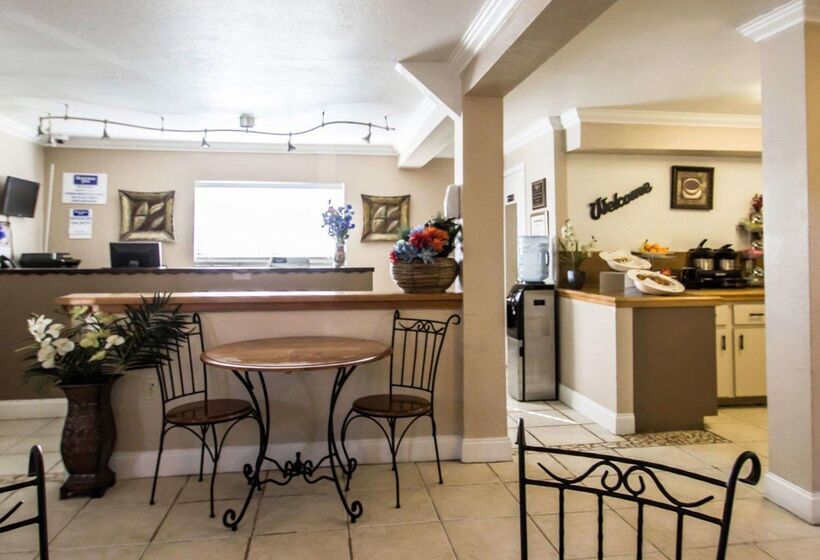 فندق Rodeway Inn