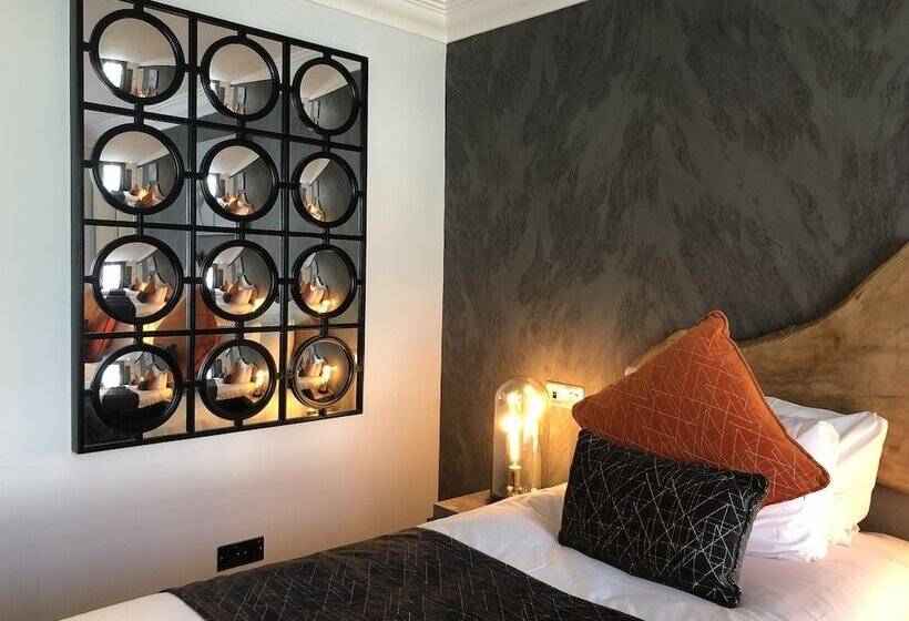 Отель Shrigley Hall