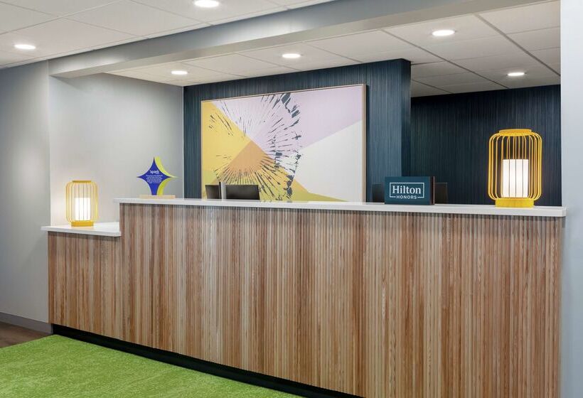 هتل Spark By Hilton Mystic Groton