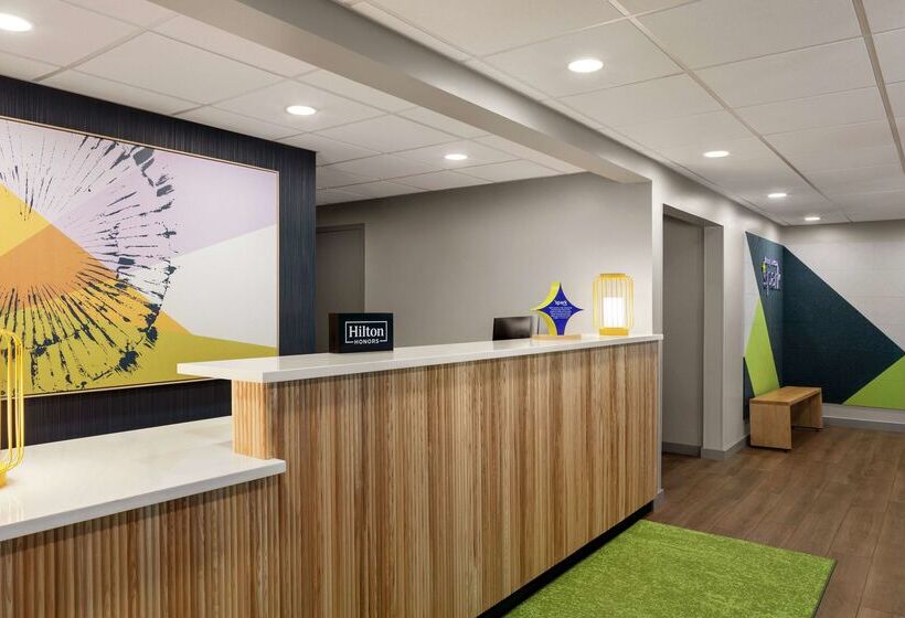 هتل Spark By Hilton Mystic Groton