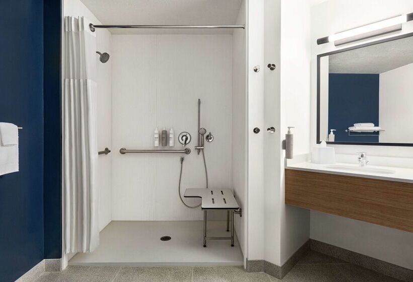 هتل Spark By Hilton Mystic Groton