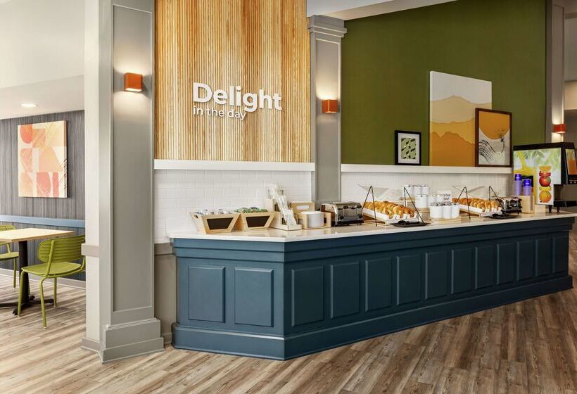 هتل Spark By Hilton Mystic Groton