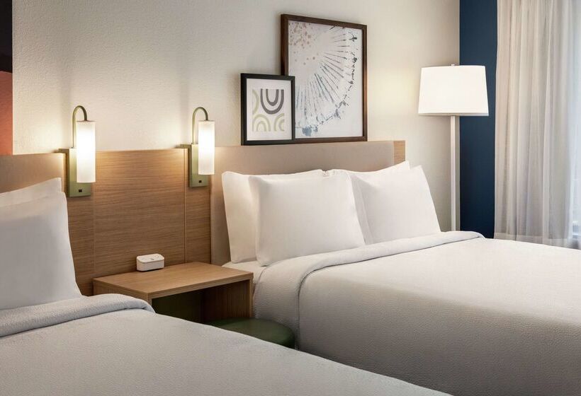 هتل Spark By Hilton Mystic Groton