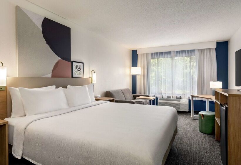 هتل Spark By Hilton Mystic Groton