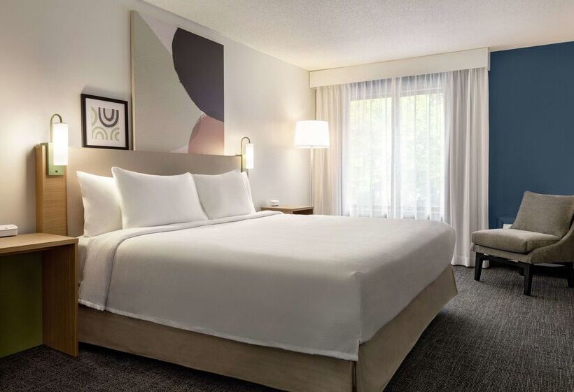 هتل Spark By Hilton Mystic Groton