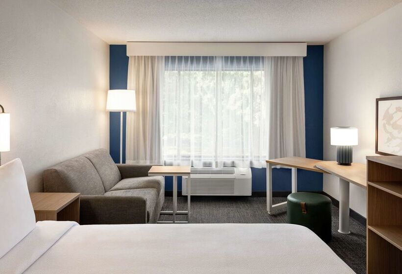 هتل Spark By Hilton Mystic Groton