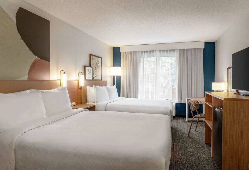 هتل Spark By Hilton Mystic Groton