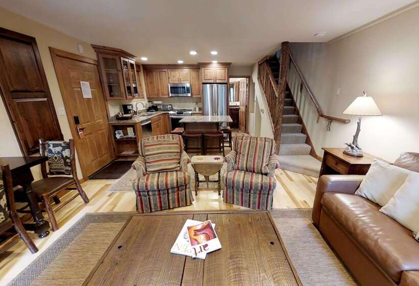 Отель Tamarack Townhomes Coraltree Residence Collection