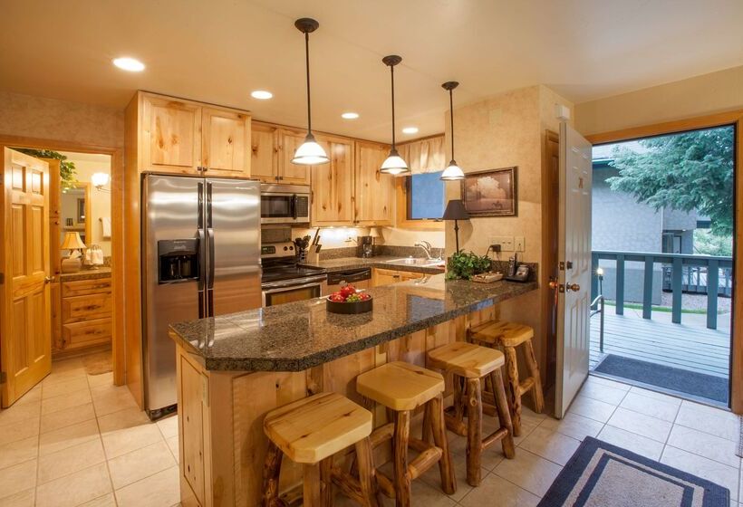 هتل Tamarack Townhomes   Coraltree Residence Collection