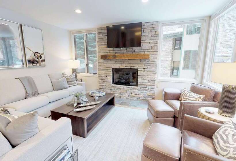 Отель Tamarack Townhomes Coraltree Residence Collection