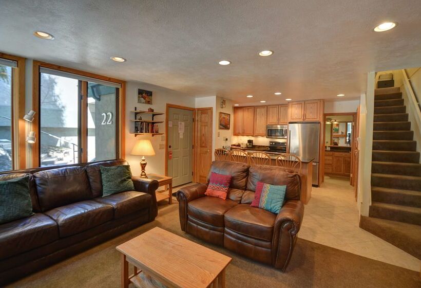 هتل Tamarack Townhomes   Coraltree Residence Collection