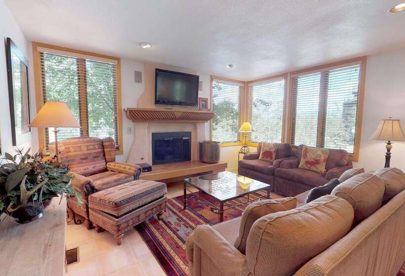 Отель Tamarack Townhomes Coraltree Residence Collection