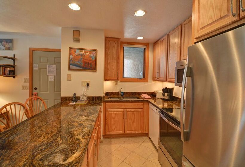 هتل Tamarack Townhomes   Coraltree Residence Collection