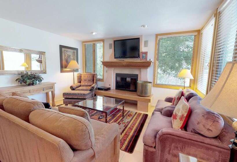 هتل Tamarack Townhomes   Coraltree Residence Collection