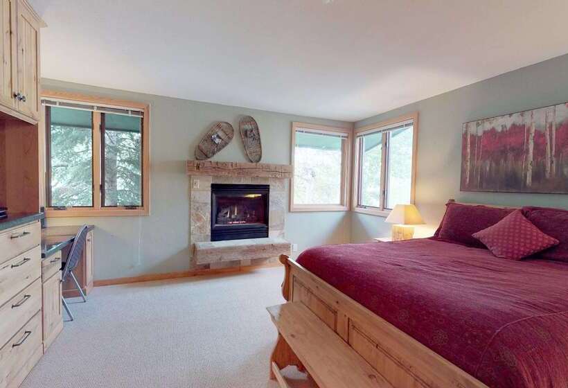 Отель Tamarack Townhomes Coraltree Residence Collection