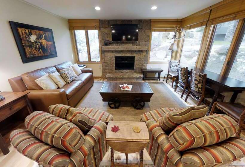 Отель Tamarack Townhomes Coraltree Residence Collection