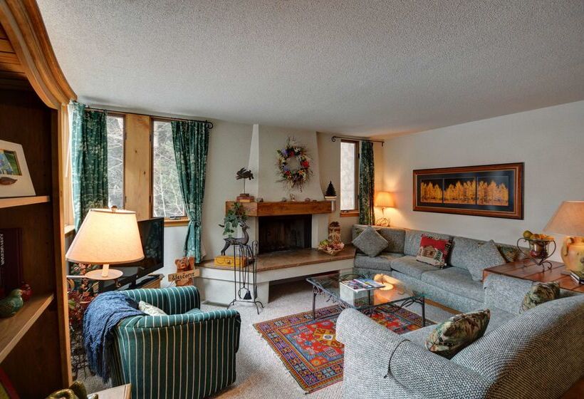 Отель Tamarack Townhomes Coraltree Residence Collection