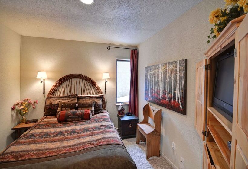 Отель Tamarack Townhomes Coraltree Residence Collection