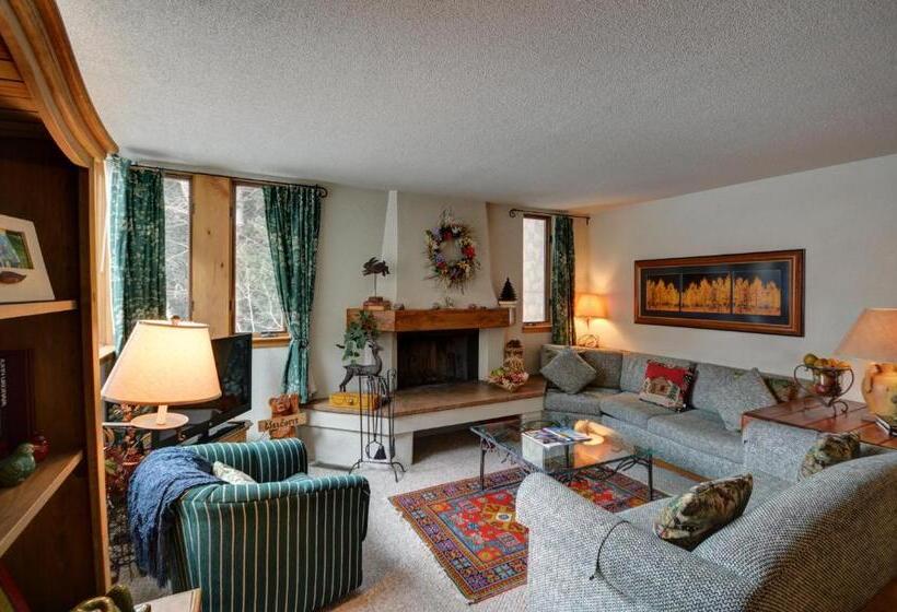 Отель Tamarack Townhomes Coraltree Residence Collection