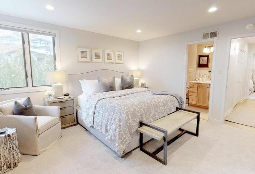 Отель Tamarack Townhomes Coraltree Residence Collection