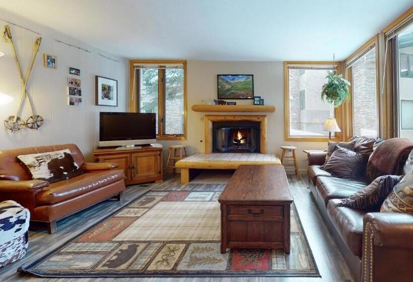 Отель Tamarack Townhomes Coraltree Residence Collection