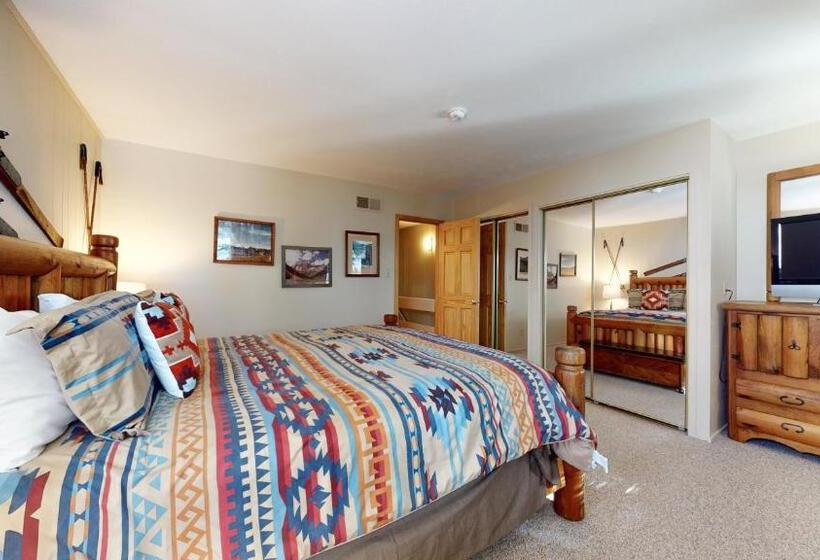 هتل Tamarack Townhomes   Coraltree Residence Collection