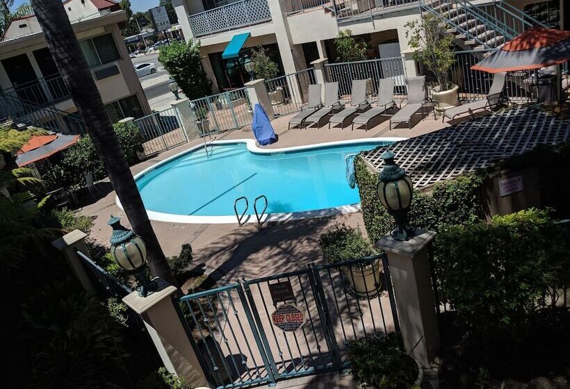 Отель Tarzana Inn