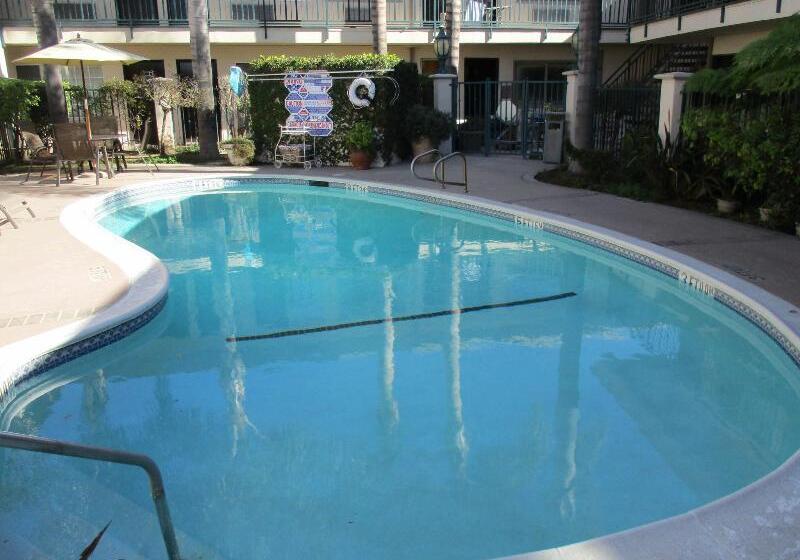 Отель Tarzana Inn