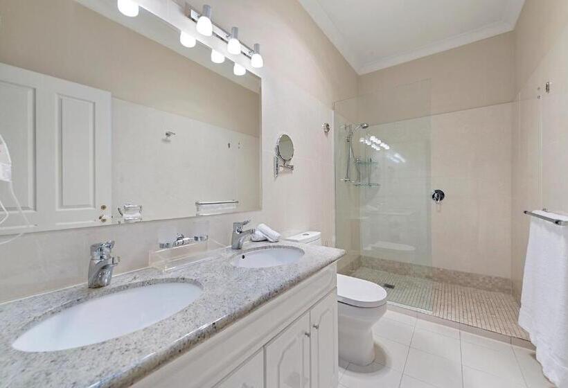 The Grand Hotel Launceston