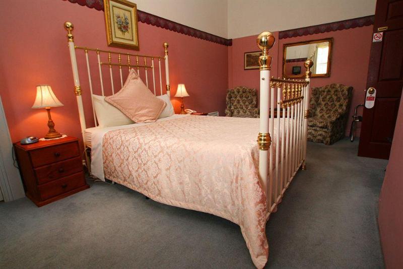 هتل The Lodge On Elizabeth Boutique