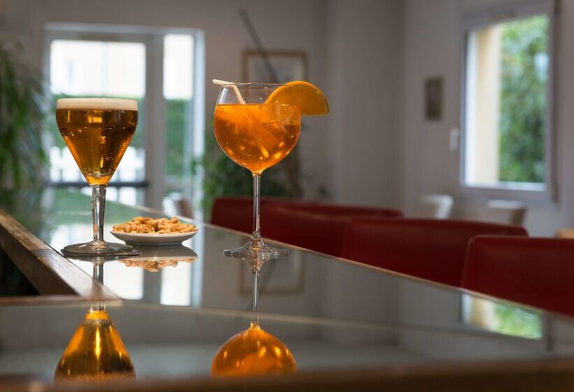 酒店 The Originals City, Hôtel La Belle étape, Brignoles