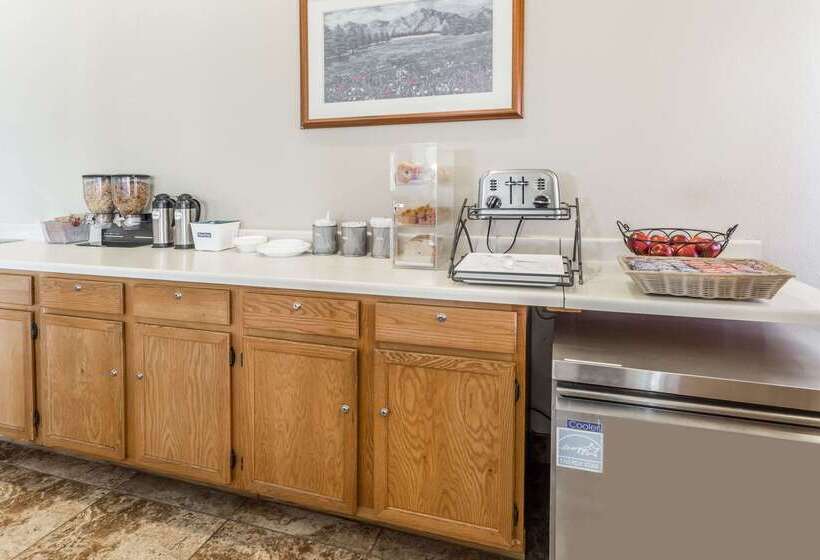 فندق Travelodge By Wyndham Longmont