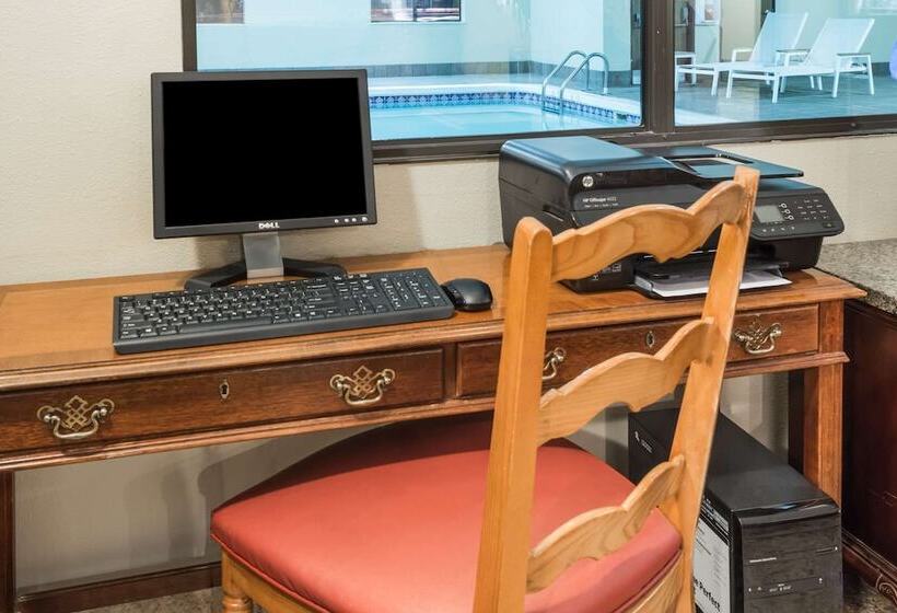 فندق Travelodge By Wyndham Longmont