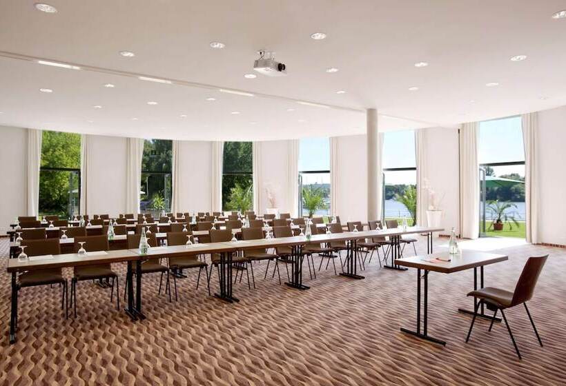 ホテル Vienna House By Wyndham Havelufer Potsdam