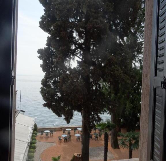 ホテル Villa Fiordaliso