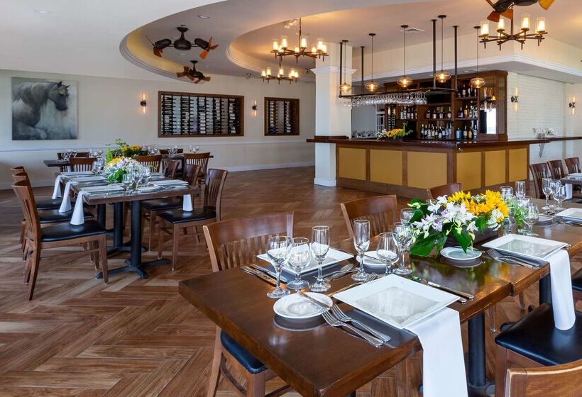 فندق Wyndham Deerfield Beach Resort