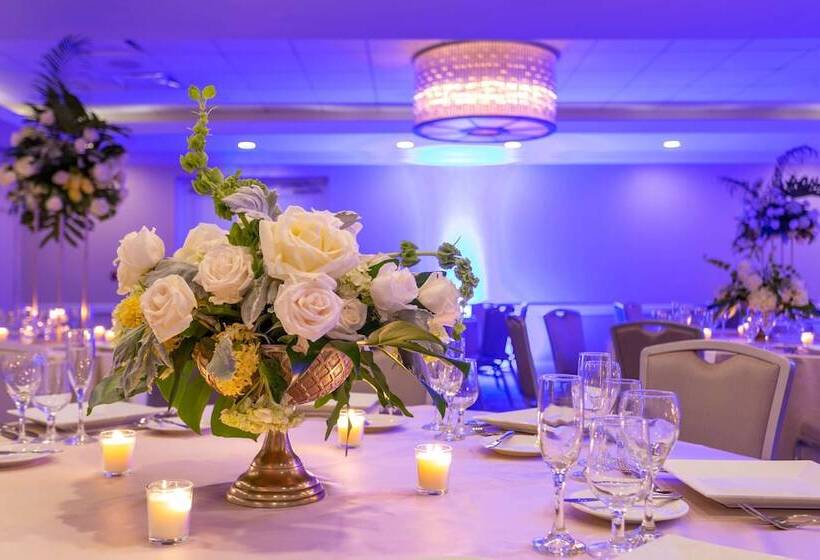 فندق Wyndham Deerfield Beach Resort