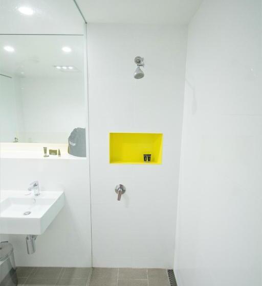 ホテル Young Federation Motor Inn And Services Club