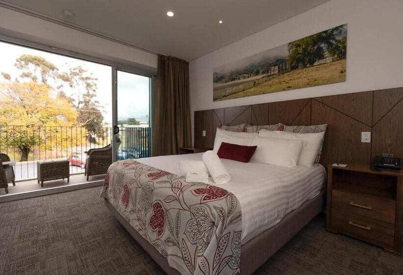 ホテル Young Federation Motor Inn And Services Club