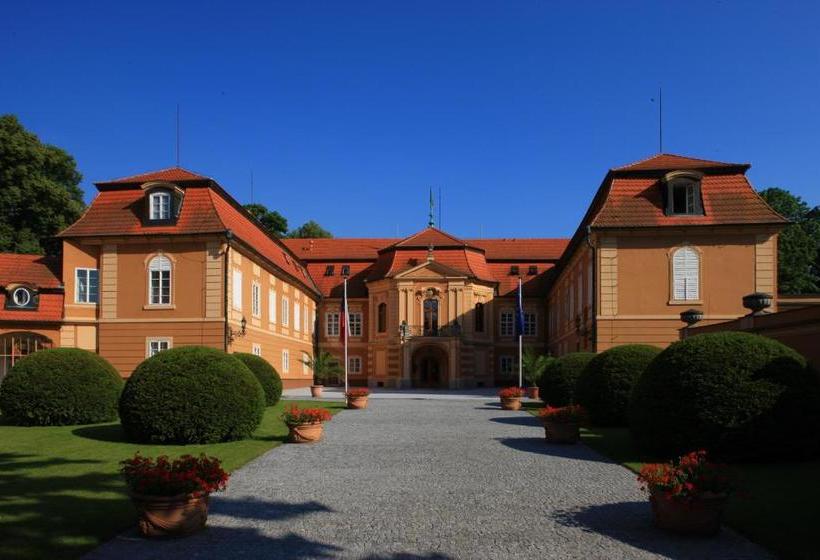 בית מלון כפרי Zámek štiřín