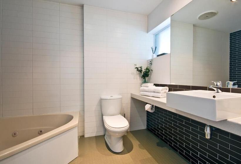 Lorne Bay View Motel