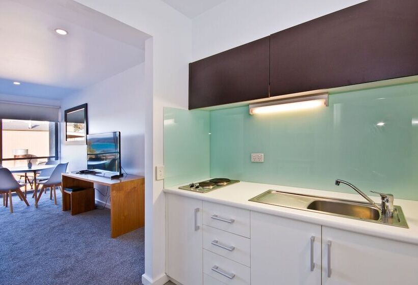 Lorne Bay View Motel