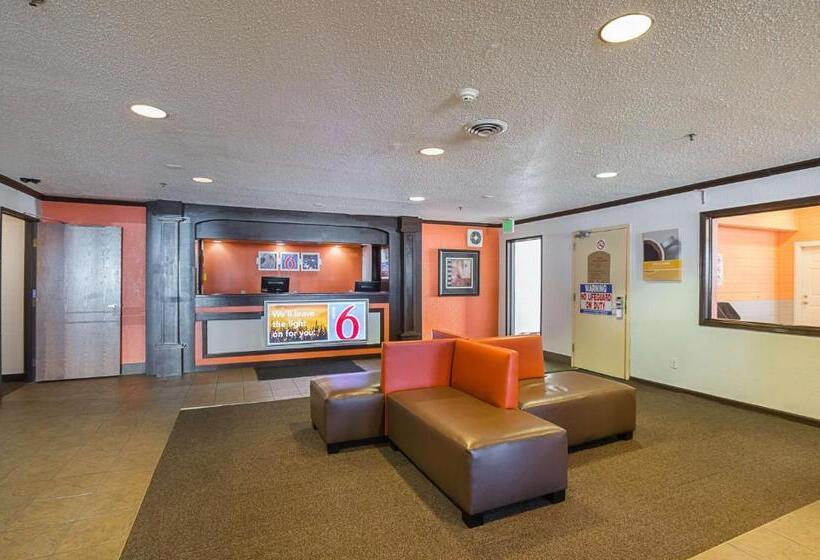 Motel 6 Waterloo, Ia   Crossroads Mall   Cedar Falls