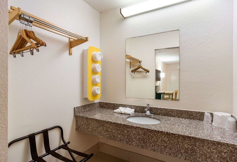 Motel 6 Macclenny, Fl