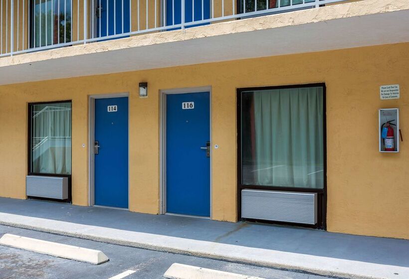 Motel 6 Macclenny, Fl