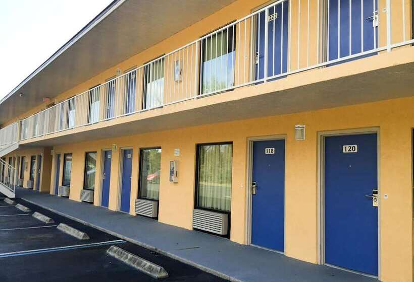 Motel 6 Macclenny, Fl